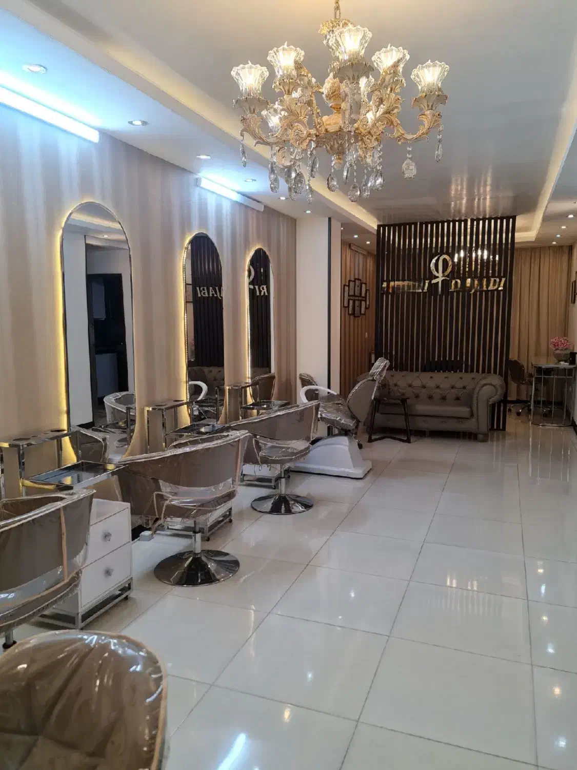 اجاره صندلی در سالن زیبایی شیخ صدوق|اجارهٔ دفتر کار، اتاق اداری، مطب|اصفهان, باغ نگاره|دیوار