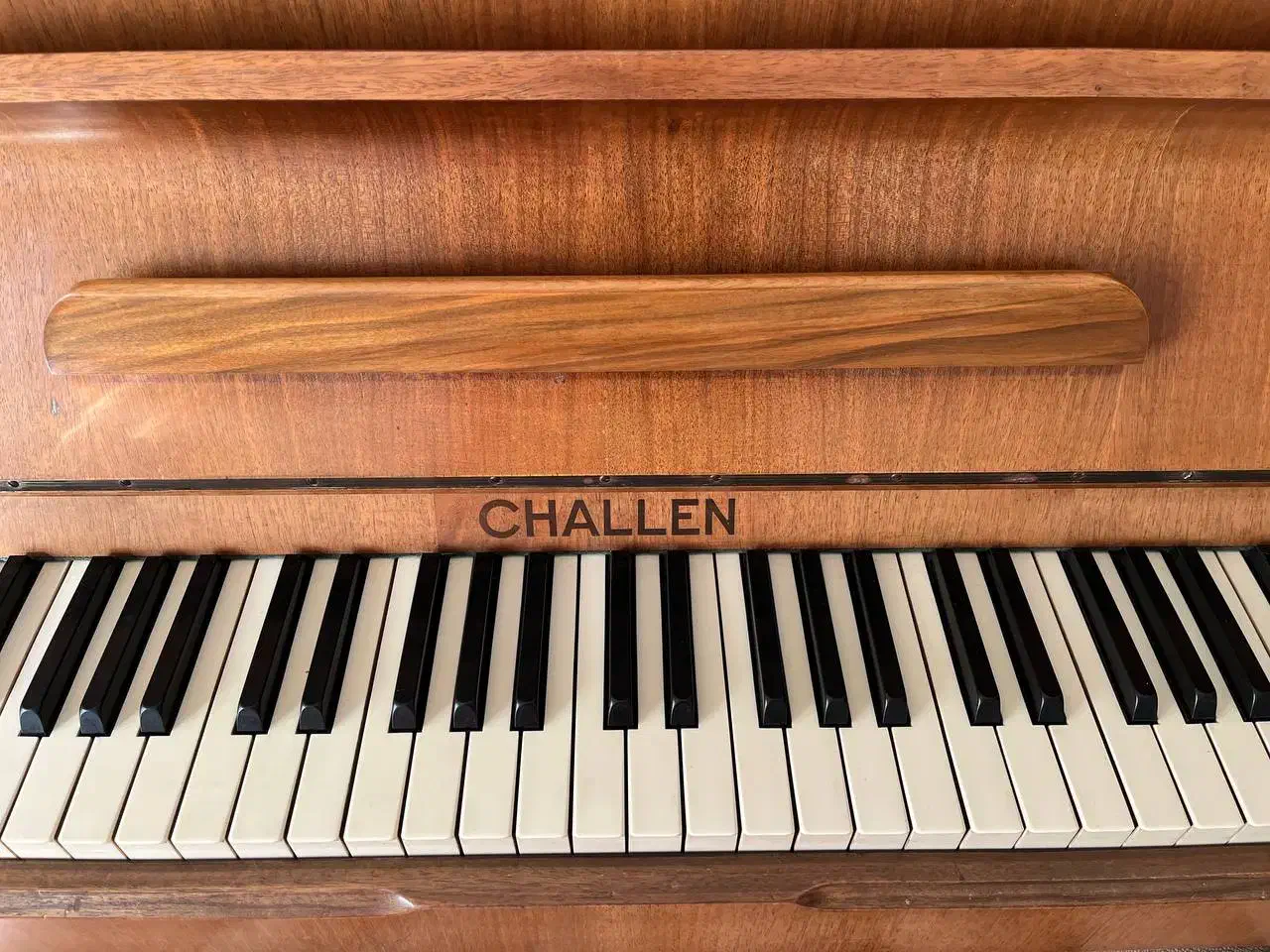 پیانو آکوستیکی برند انگلیسی challen|پیانو، کیبورد، آکاردئون|مشهد, شریف|دیوار