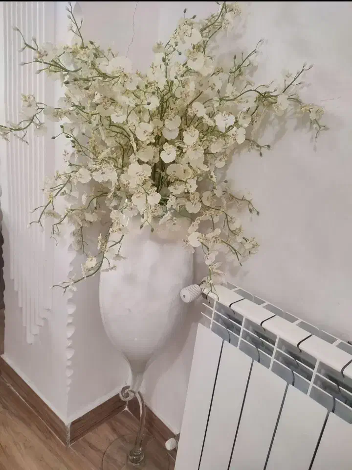 گل و گلدان بزرگ نو (ارتفاع گل و گلدان یک متر وچهل)|گل مصنوعی|لاهیجان, گلستان|دیوار