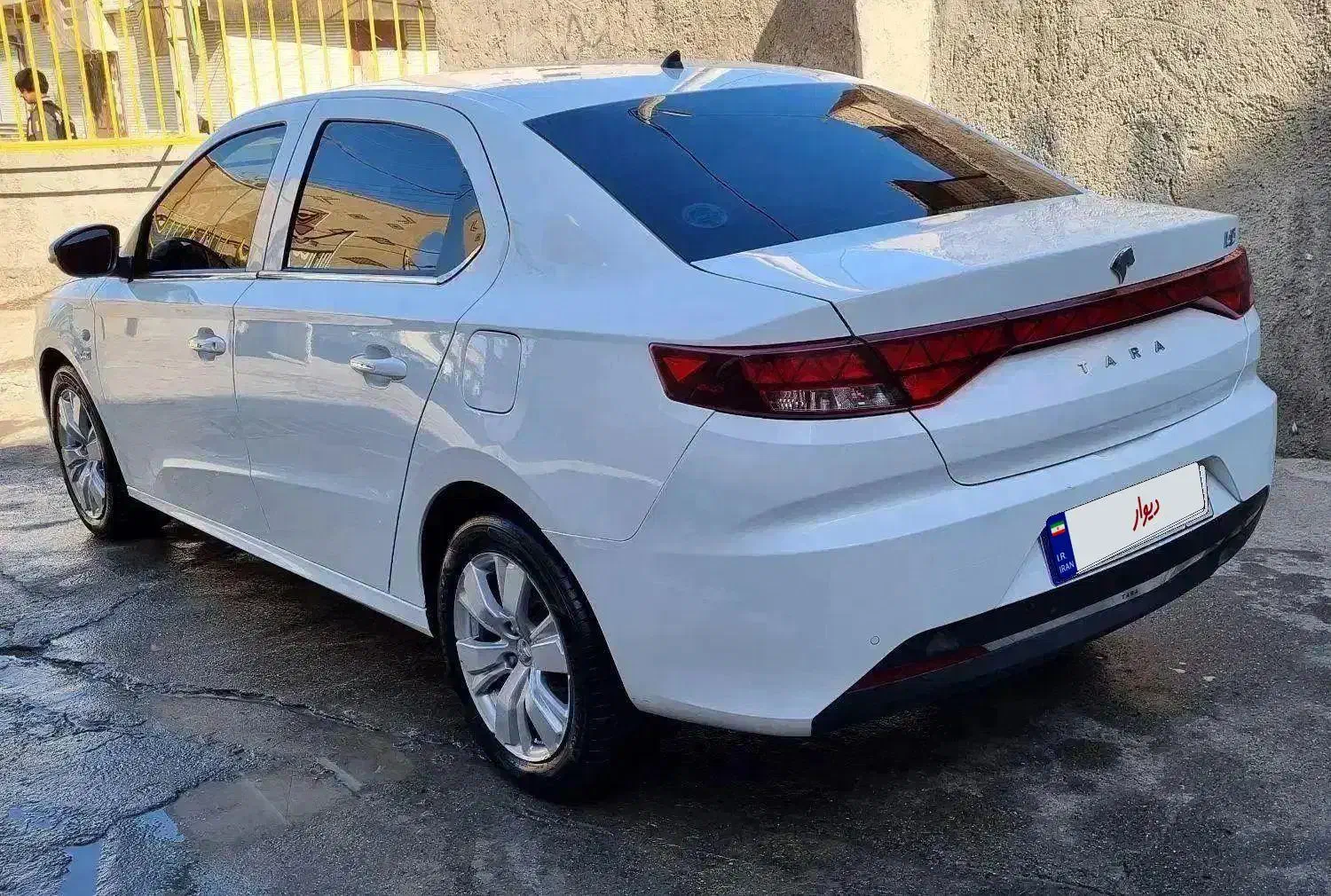 تارا اتومات ۱۴۰۲ خشک|خودرو سواری و وانت|زابل, |دیوار