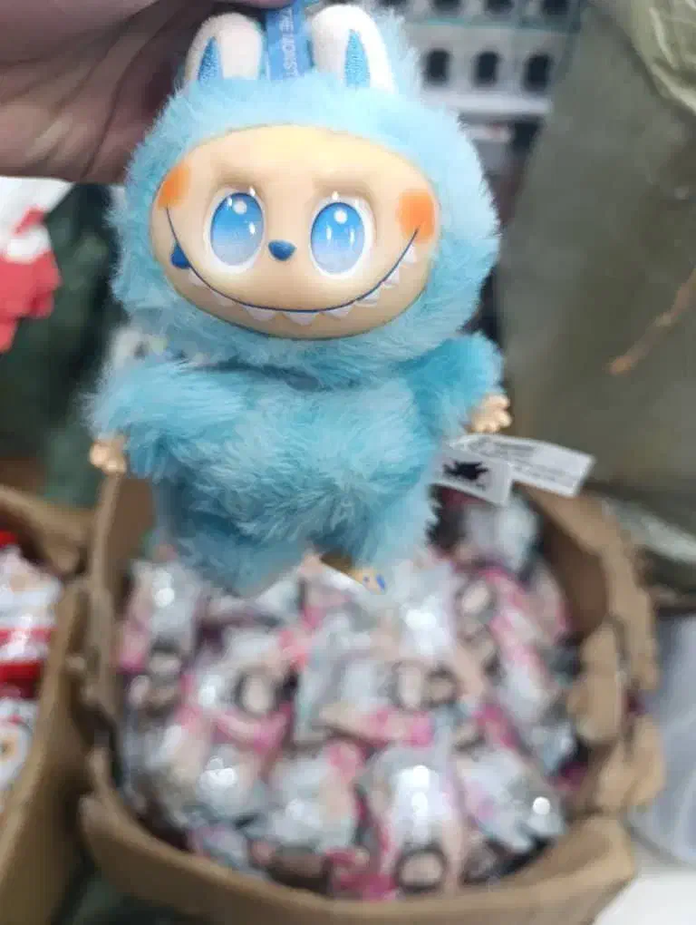 عروسک لبوبو|اسباببازی بچه|بندر گناوه, |دیوار