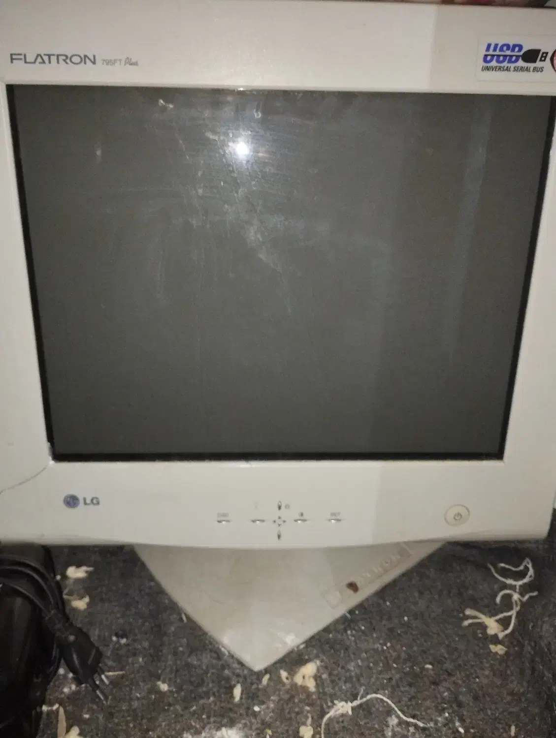 مانیتور کامپیوتر و پمپ هوا اکواریوم و ...|رایانه رومیزی|گلپایگان, |دیوار