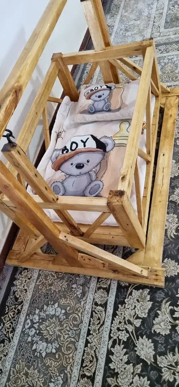 گهواره و تخت خواب بچه زیر ۲ سال|تخت و صندلی بچه|کنگاور, |دیوار