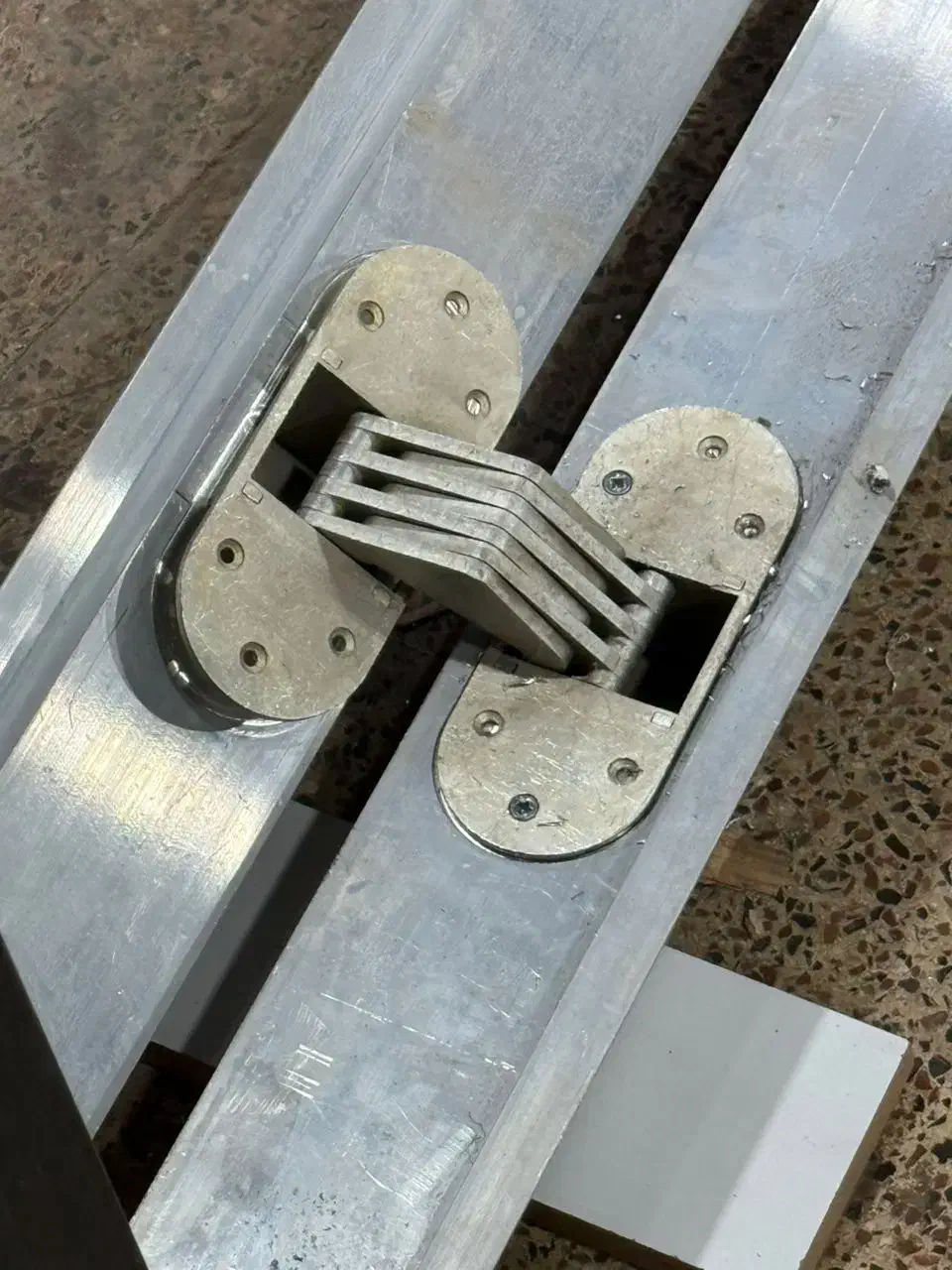 لولا مخفی (پشت کار و توکار)قفل فشاری|ابزارآلات|پاکدشت, خاتون آباد|دیوار