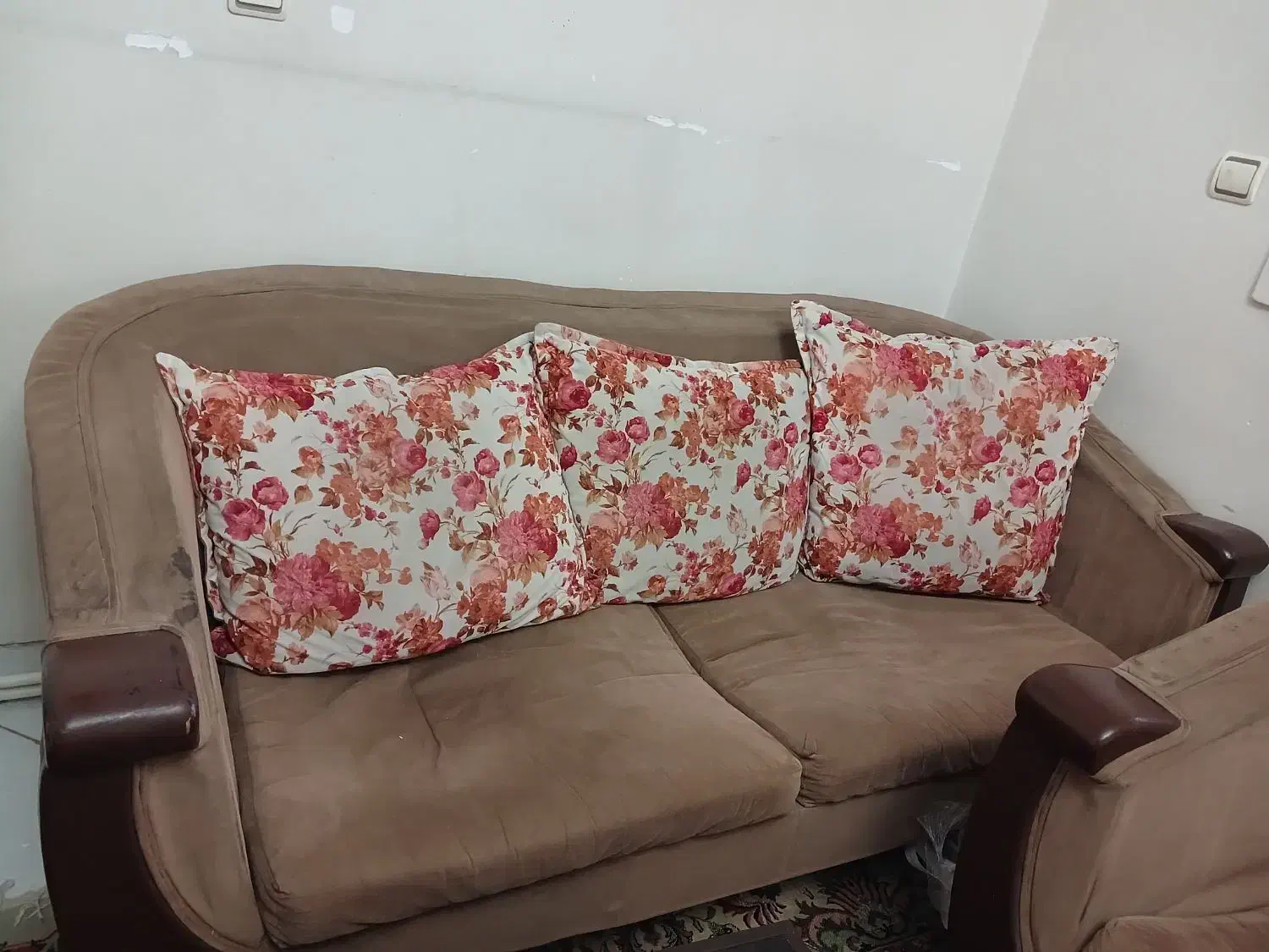 یک دست مبل 9 نفره با میز|مبلمان خانگی و میز عسلی|تهران, تهران‌نو|دیوار