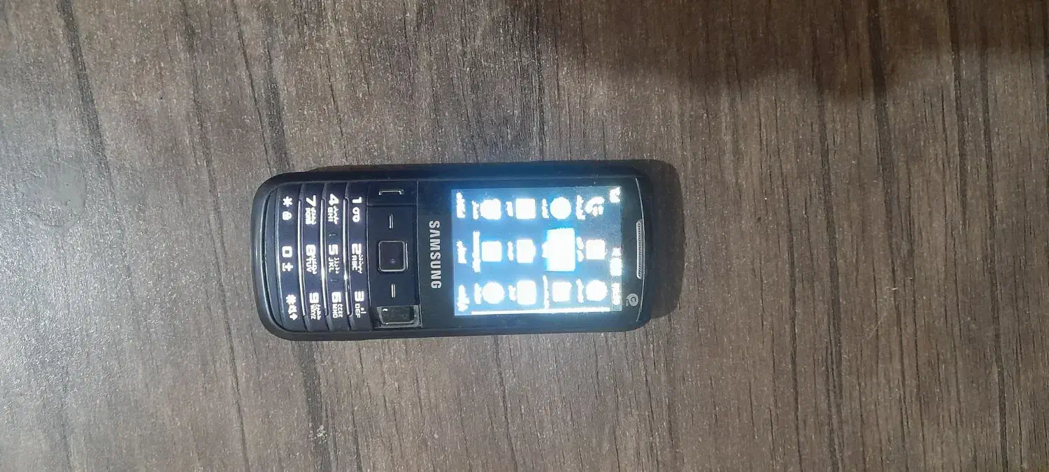 گوشی ساده سامسونگ صفحه رنگی دوربین دار تک سیم|موبایل|نسیم‌شهر, |دیوار