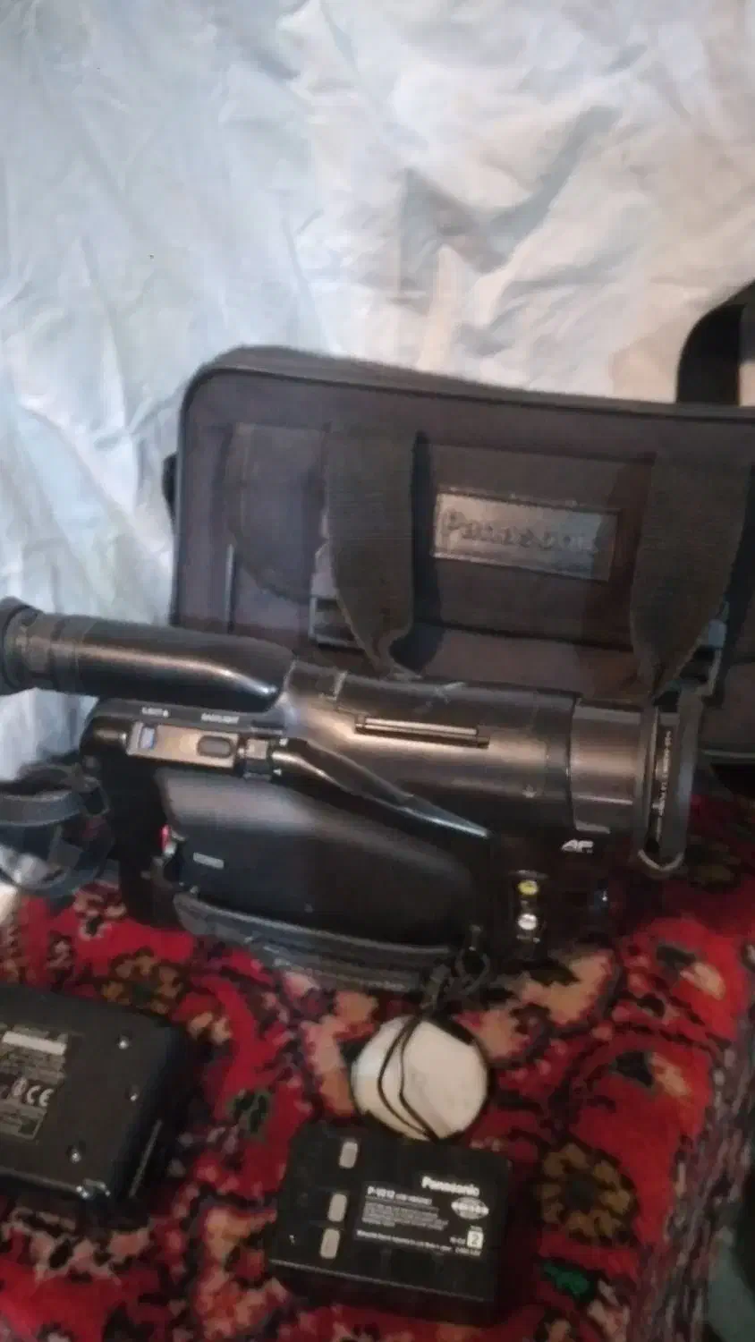 دوربین فیلمبرداری پاناسونیکRX1 بهمراه کیف و پایه|دوربین عکاسی و فیلم‌برداری|تهران, شاهین|دیوار