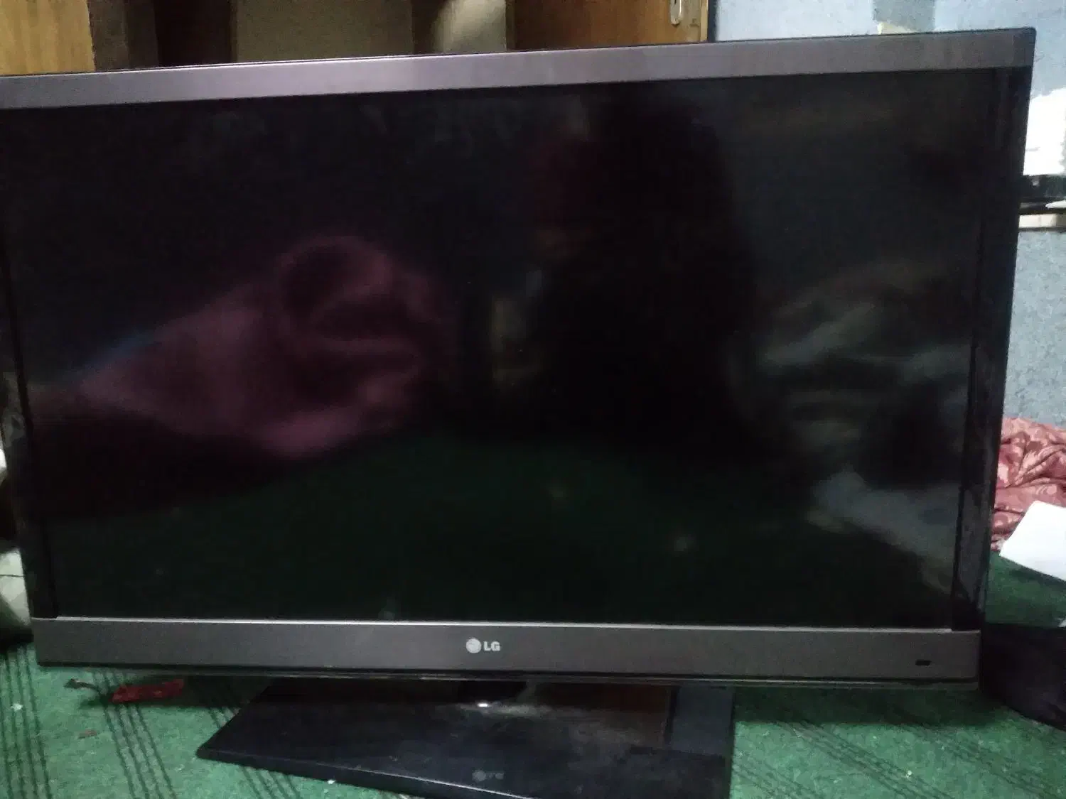 تلویزیون ال سی دی|تلویزیون و پروژکتور|کرمان, |دیوار