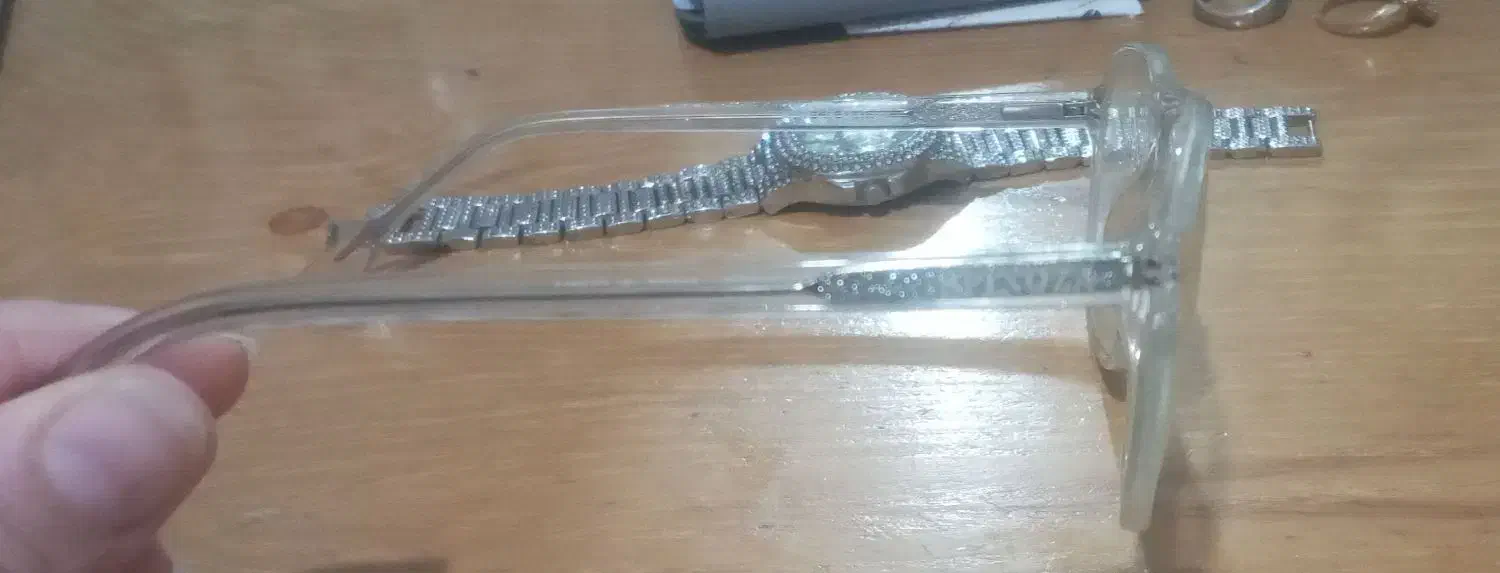 فریم عینک سالم بدون کوچکترین شکستگی|زیورآلات و اکسسوری|رشت, معلولین|دیوار