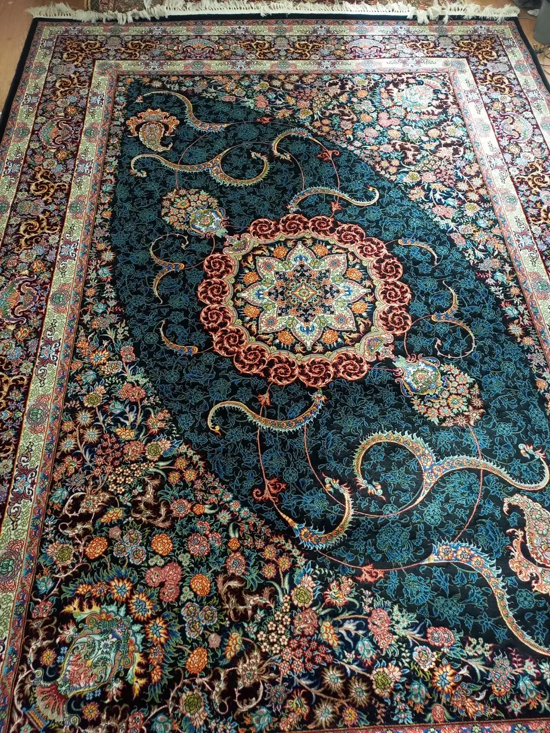 فرش ۹ متری نگین گل|فرش|پرند, فاز ۵|دیوار