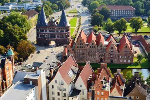 آموزش زبان آلمانی|خدمات آموزشی|بم پشت, |دیوار