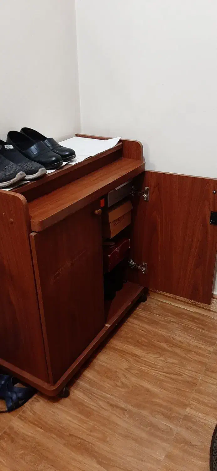 جاکفشی|جاکفشی، کمد، دراور|اندیشه, اندیشه فاز ۴|دیوار