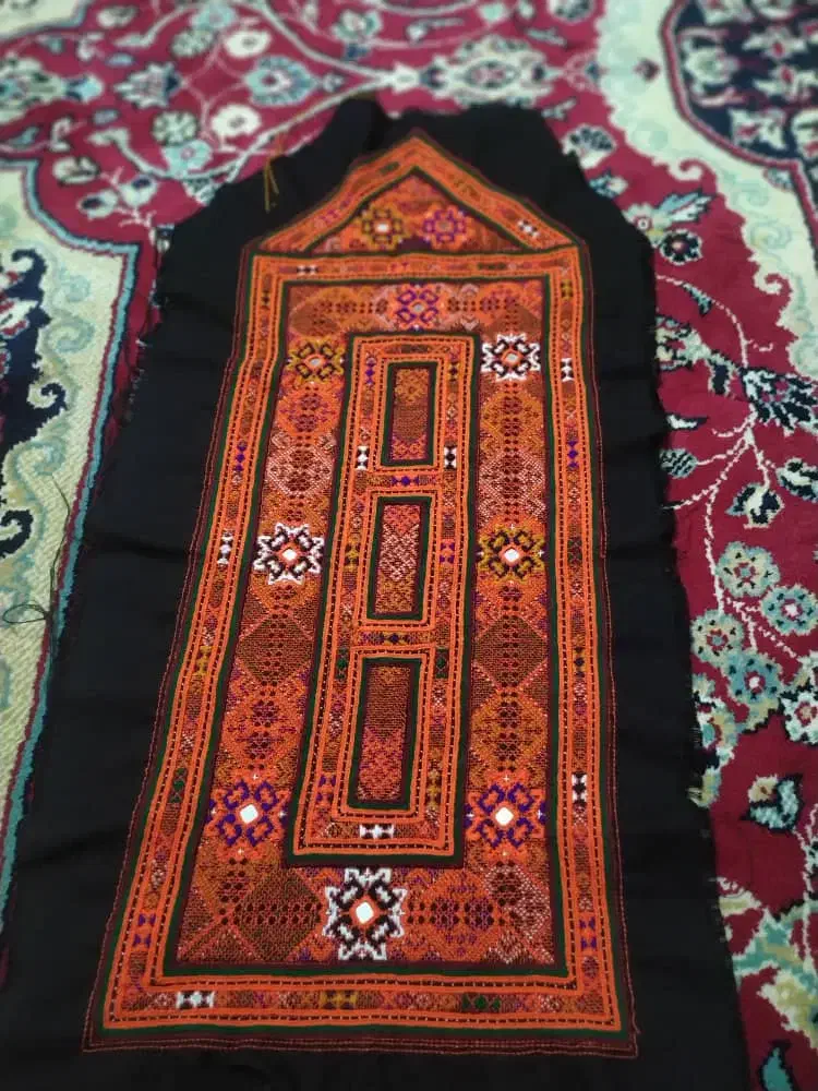 چرخودست|لباس|خاش, |دیوار