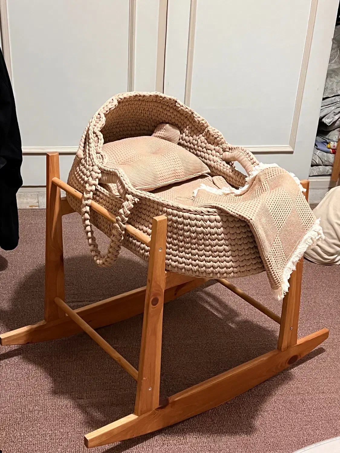 گهواره چوبی و پلی جیم|اسباب و اثاث بچه|کرج, ساسانی (قلمستان)|دیوار