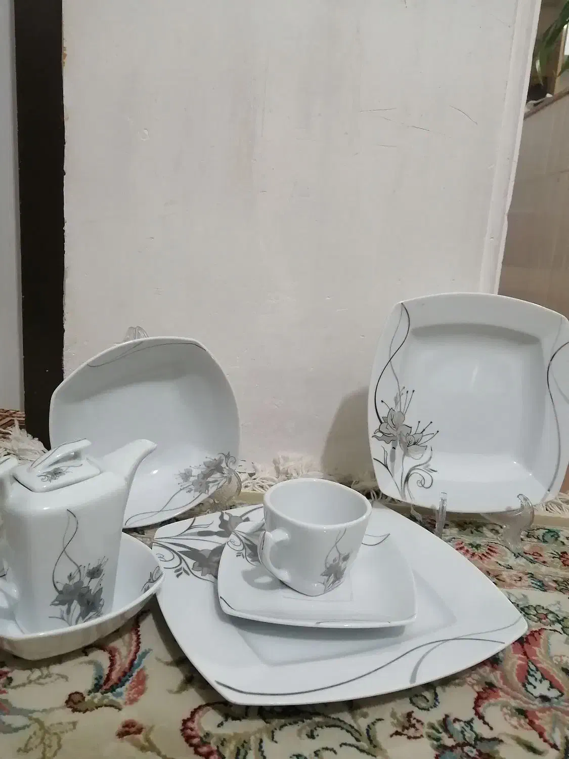 سرویس چینی نفیس|ظروف سرو و پذیرایی|شاهرود, |دیوار