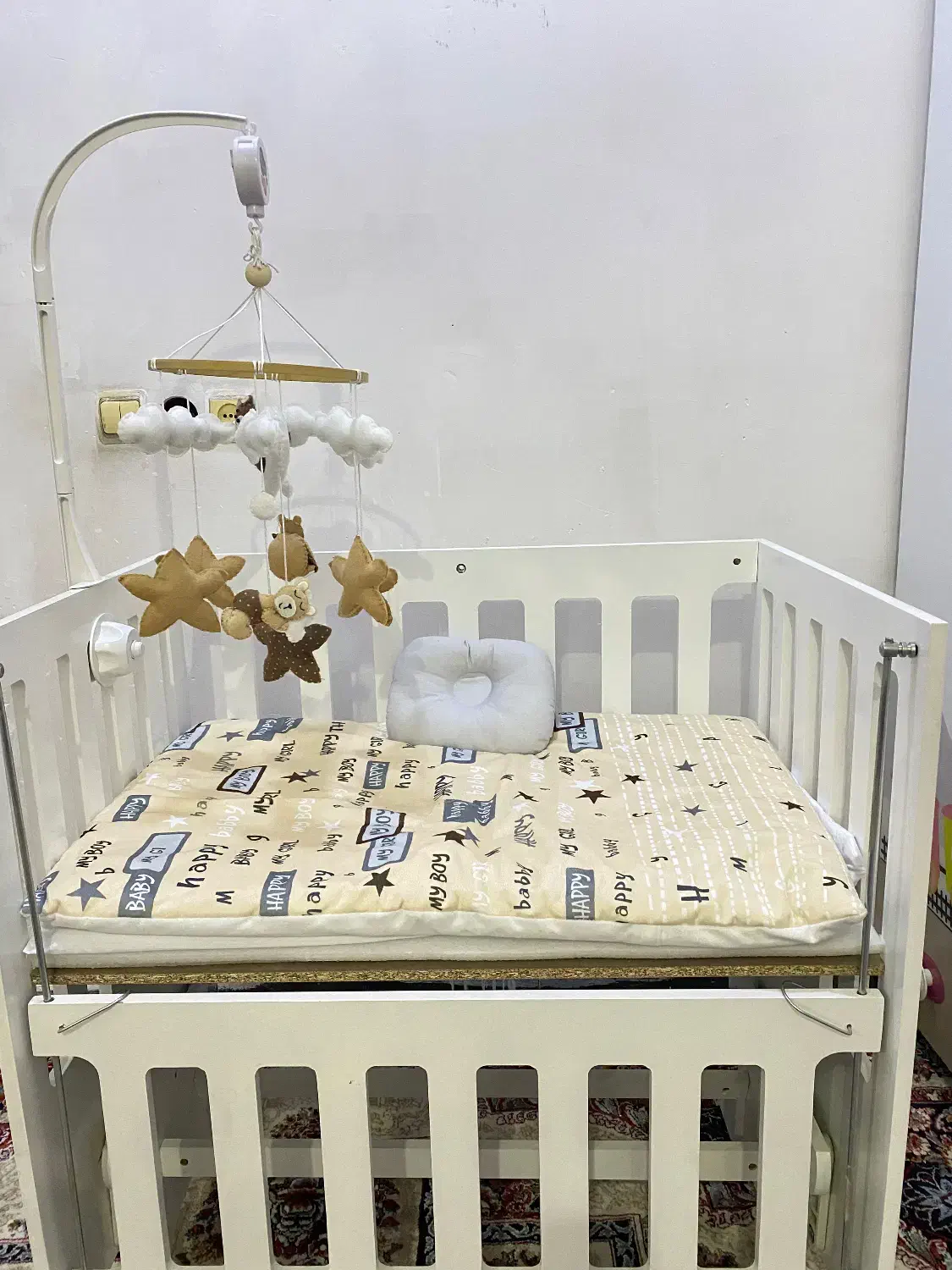 تخت کنار مادر با آویز|تخت و صندلی بچه|دزفول, |دیوار