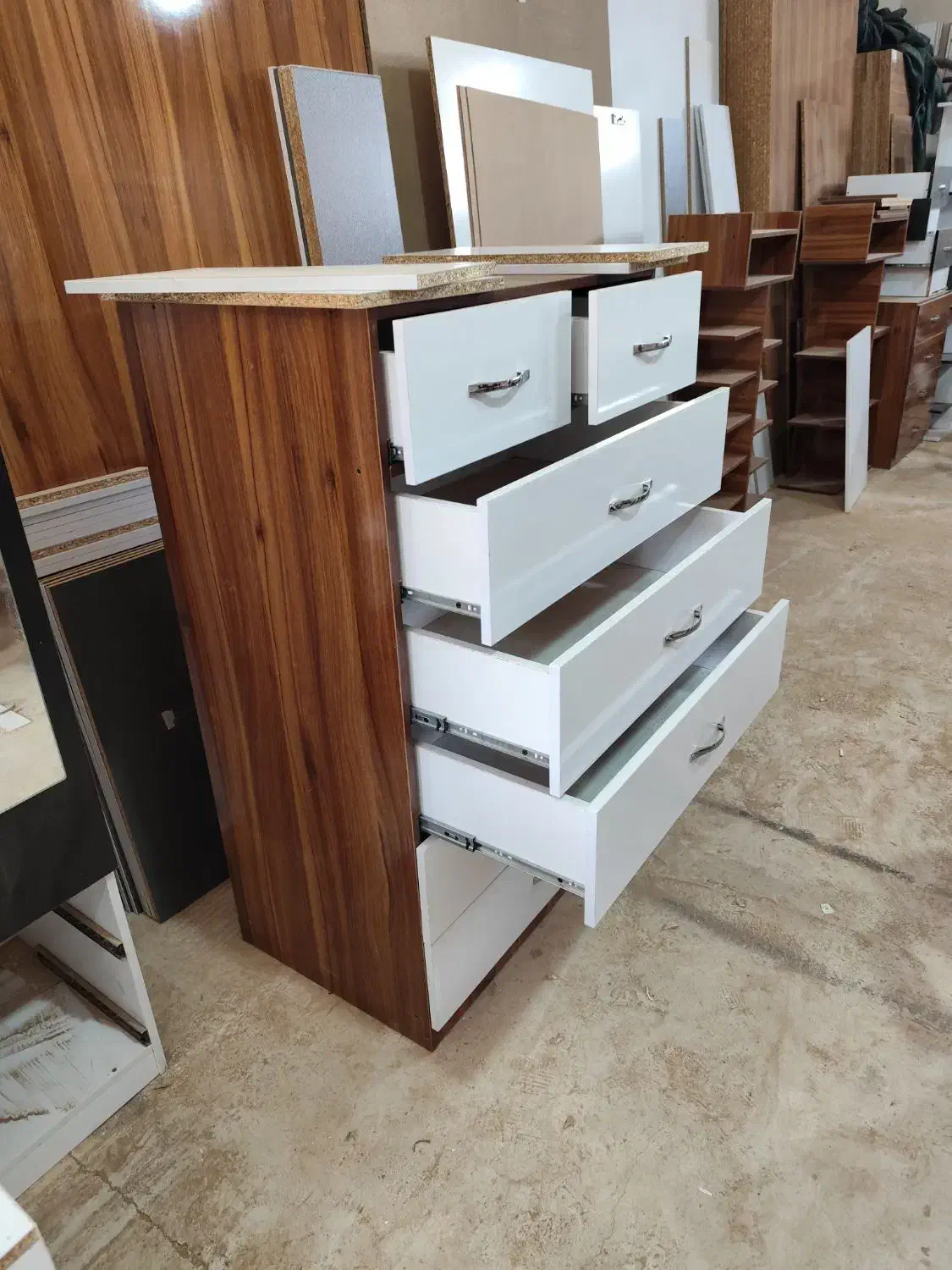 درا|جاکفشی، کمد، دراور|یزد, |دیوار