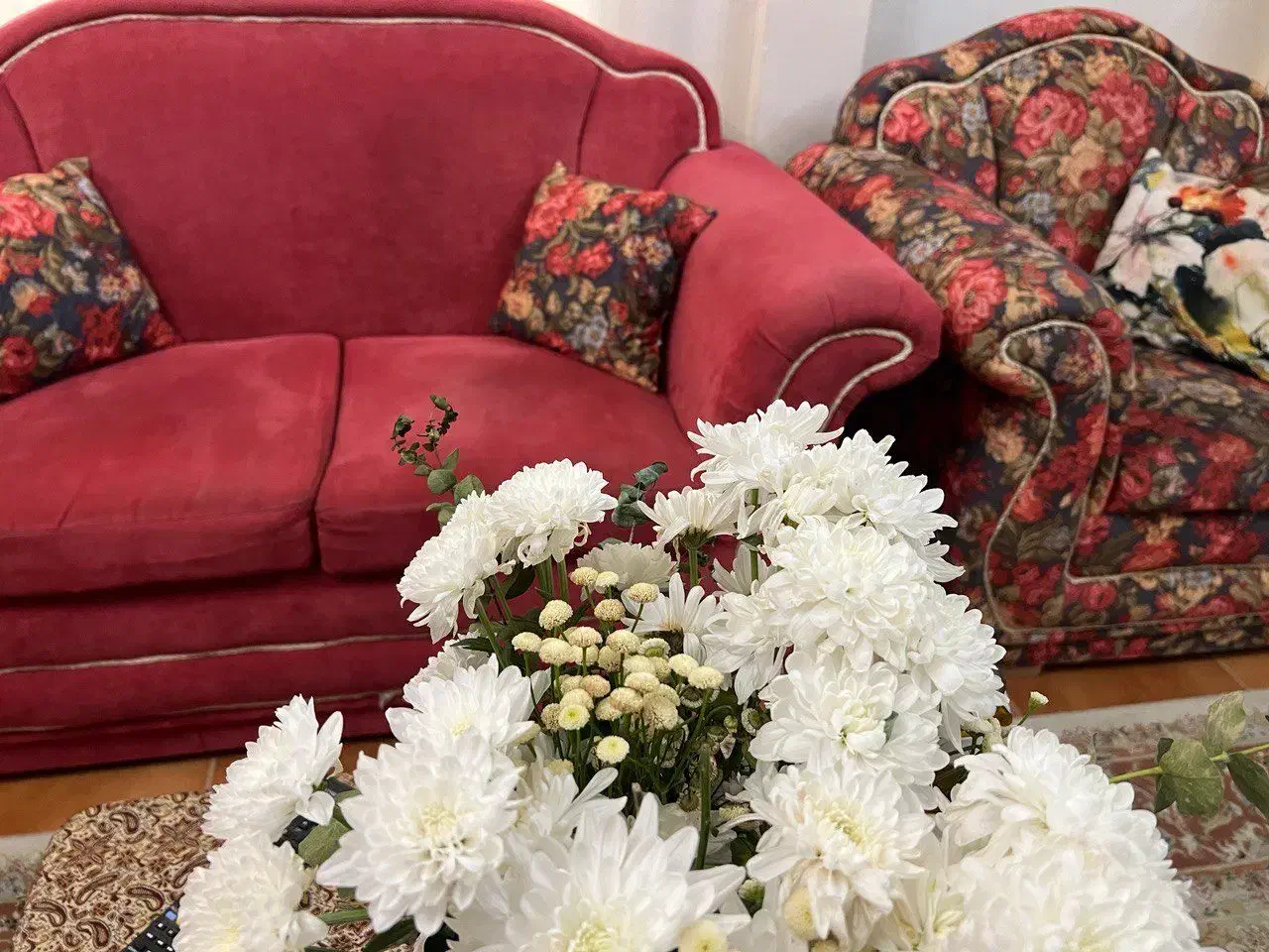 فروش مبلمان ۶ نفره مدل کلاسیک|مبلمان خانگی و میز عسلی|رشت, سعدی (تختی)|دیوار