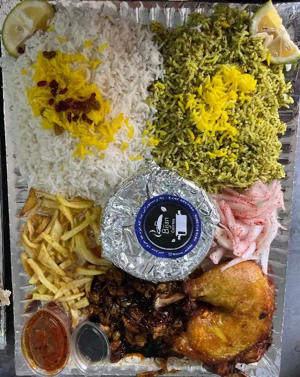 نیازمند نیروی کار سرآشپز و کمک آشپز|استخدام خدمات فروشگاه و رستوران|بهبهان, |دیوار