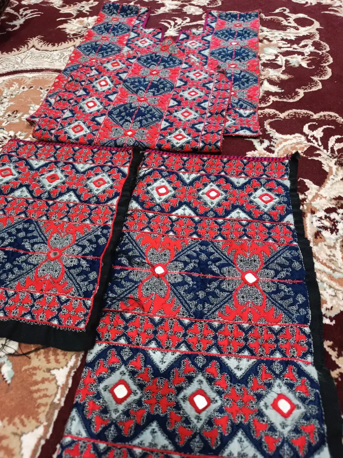 لباس|لباس|زهک, |دیوار