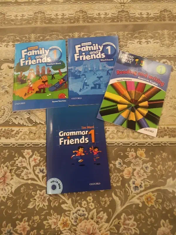 کتاب زبان فمیلی وان زیر قیمت|کتاب و مجله آموزشی|محمدیه-قزوین, |دیوار