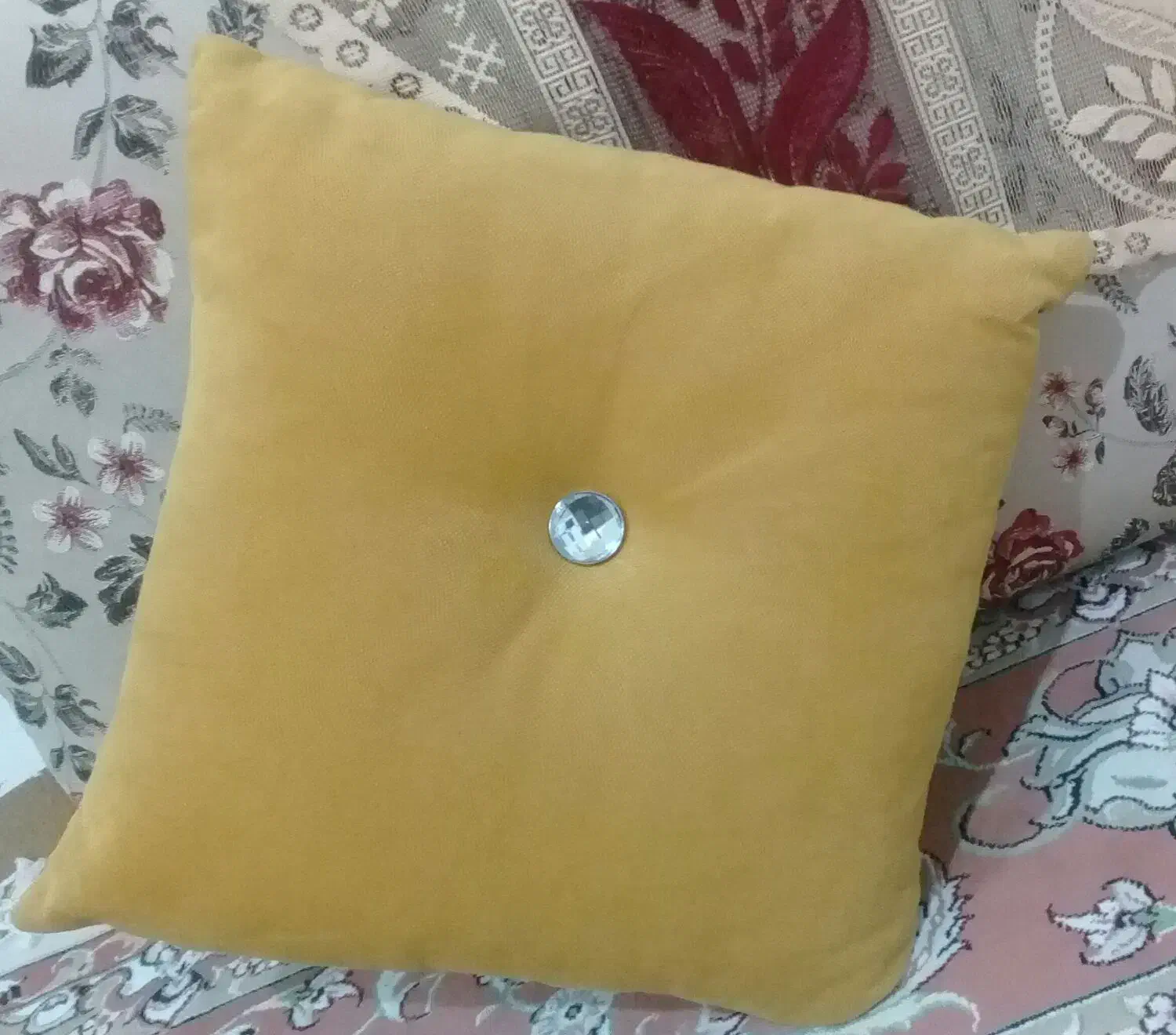 کوسن|مبلمان خانگی و میز عسلی|ایلام, |دیوار