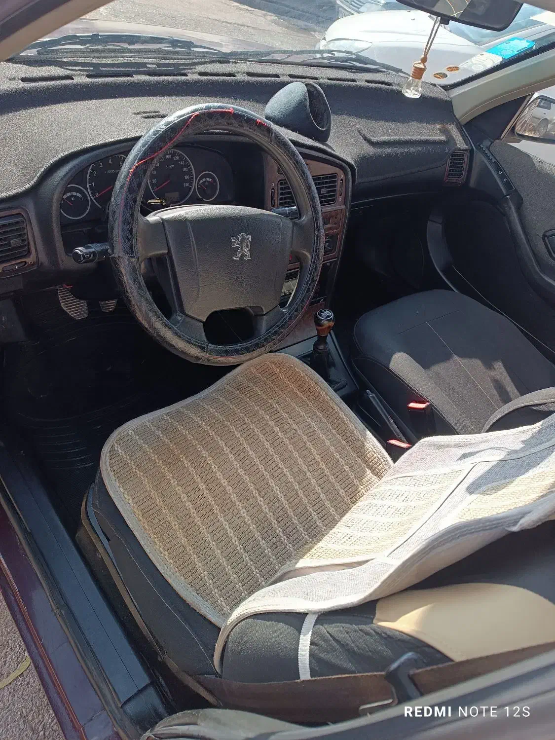 پژو۸۴|خودرو سواری و وانت|شیراز, صاحب الزمان|دیوار