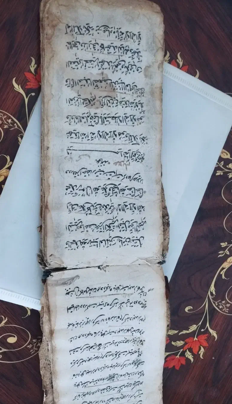 کتاب خطی قدیمی|کلکسیون اشیاء عتیقه|بیرجند, |دیوار