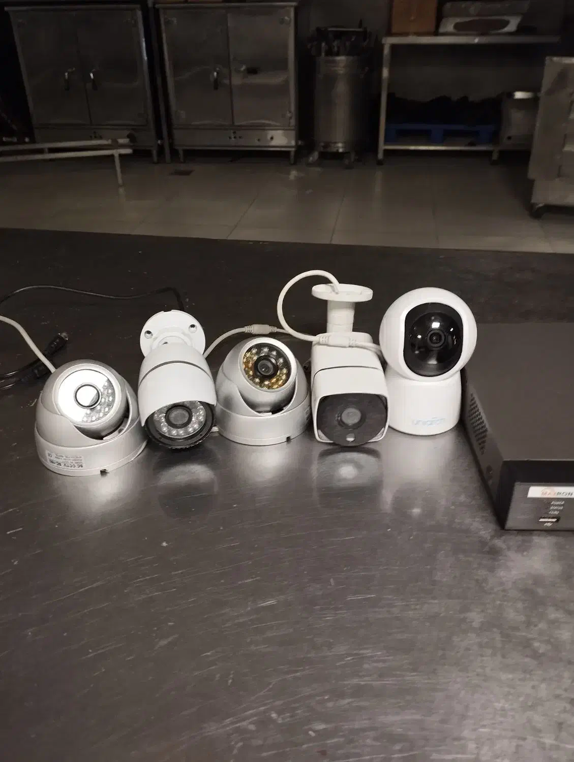 دوربین مداربسته|دوربین مداربسته|تهران, نیروی هوایی (پیروزی)|دیوار