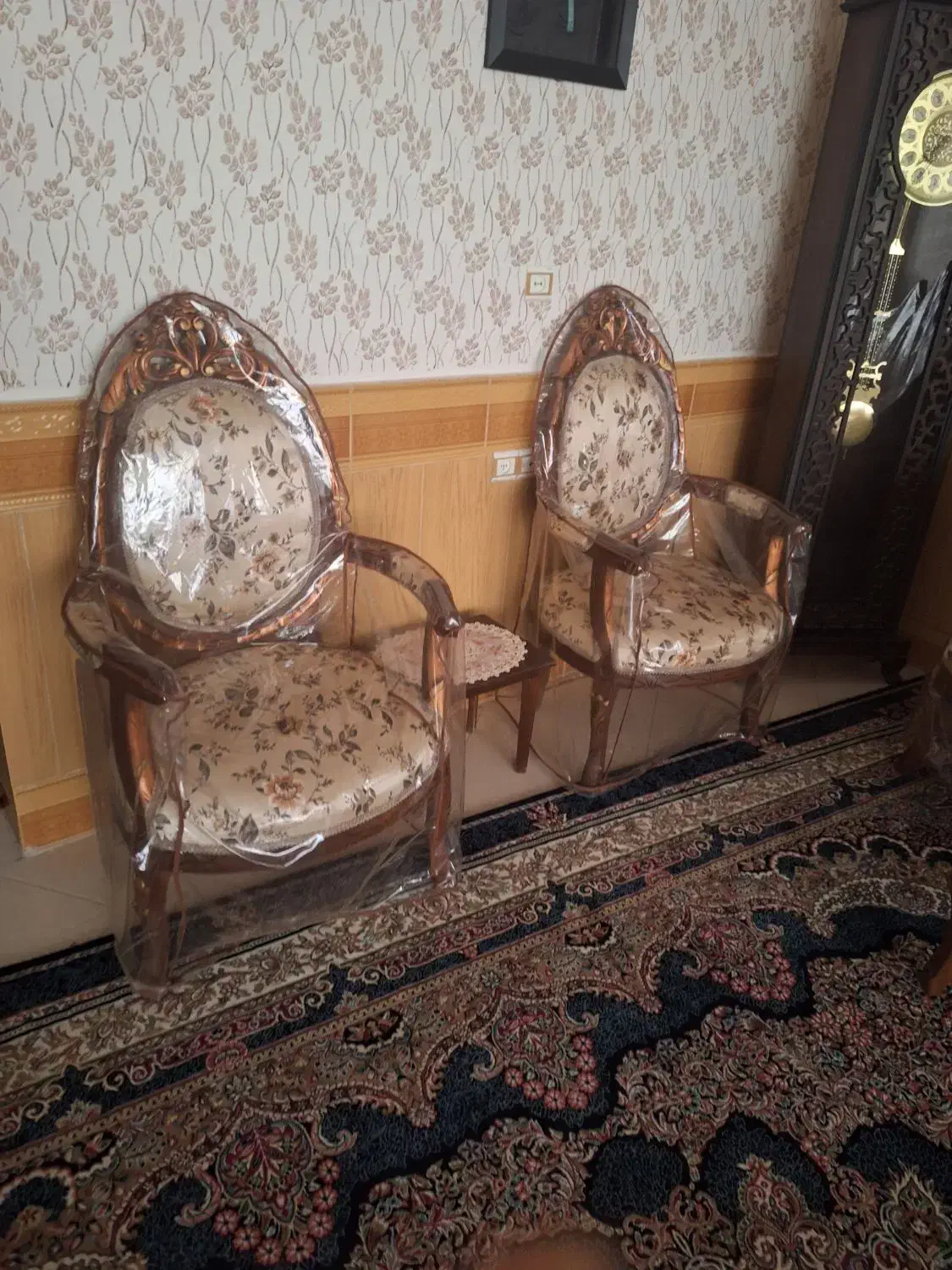 مبل۹نفره|مبلمان خانگی و میز عسلی|نیشابور, کوی یغما|دیوار