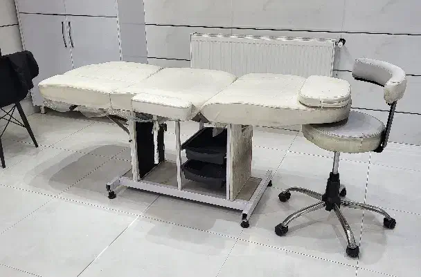 تخت و صندلی مژه  در حدنو|آرایشگاه و سالن‌های زیبایی|خوی, |دیوار