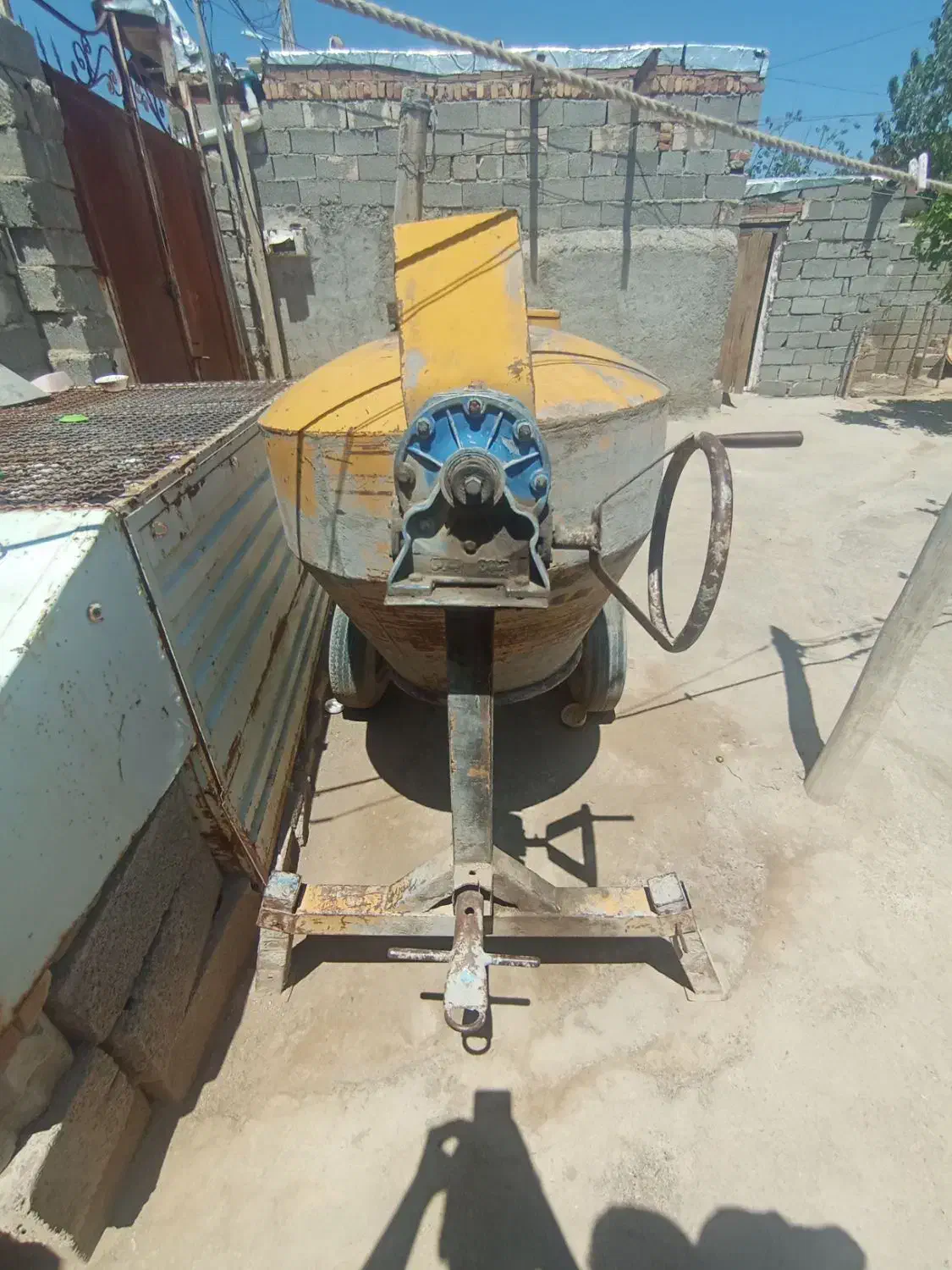 بتونیر|ماشین‌آلات صنعتی|انزل, |دیوار