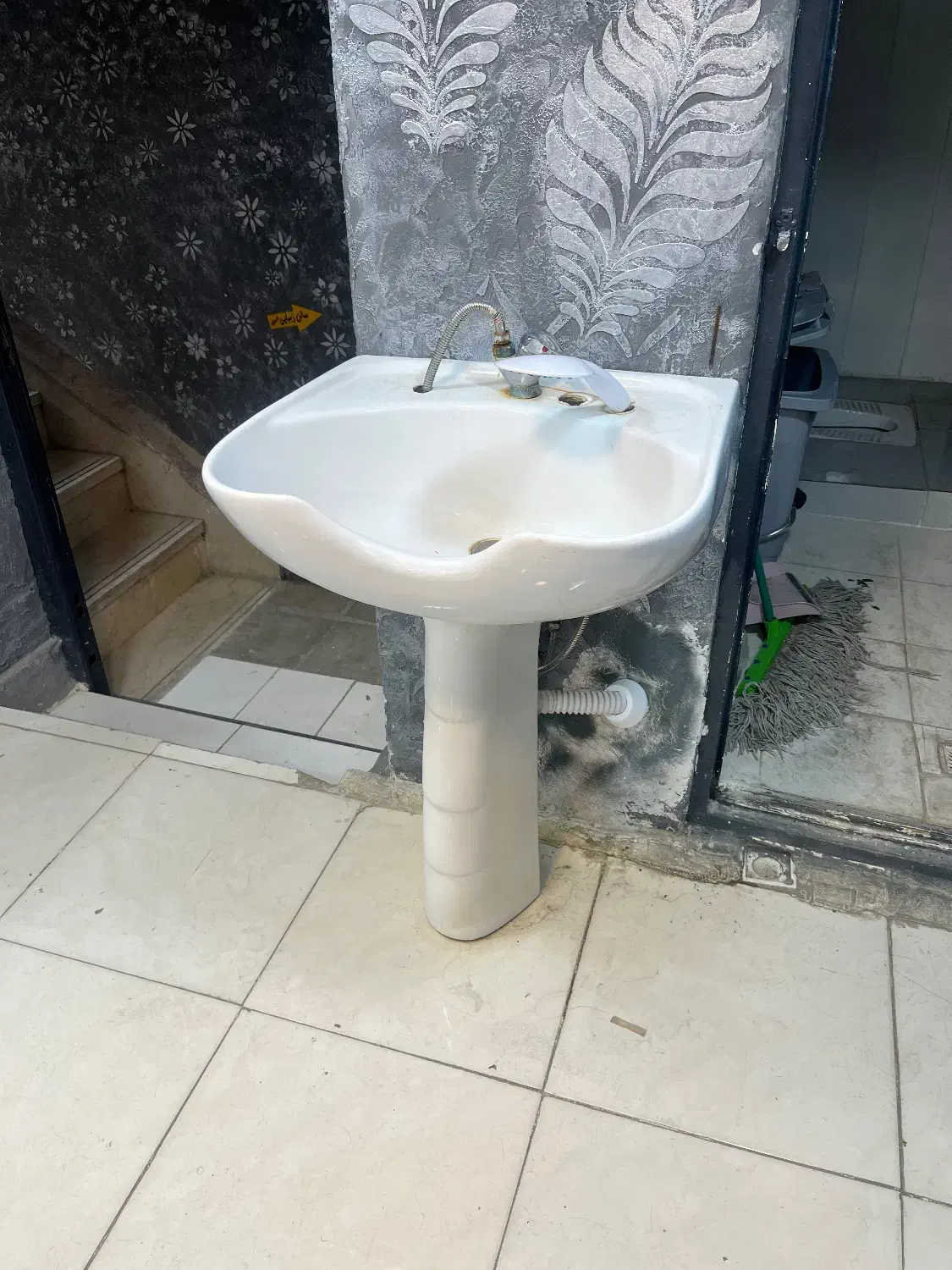 تخت جنس عالی،سرشور|آرایشگاه و سالنهای زیبایی|مرودشت, ابوذر شمالی|دیوار