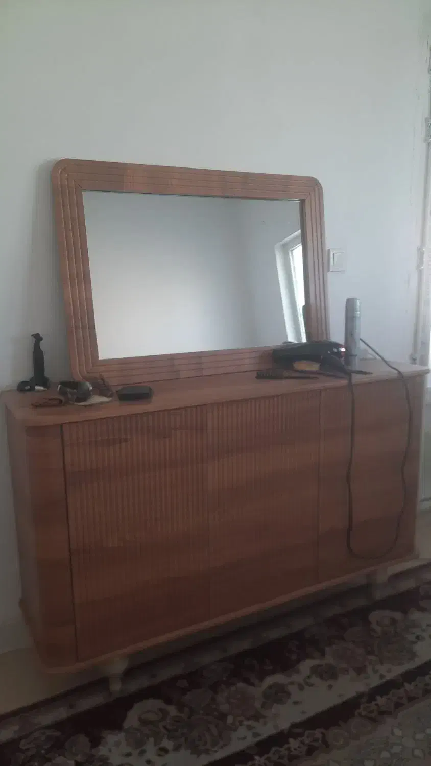 آینه و کنسول و میز تلویزیون و جاکفشی|بوفه، ویترین، کنسول|هشتگرد, شهرک پارسیان|دیوار