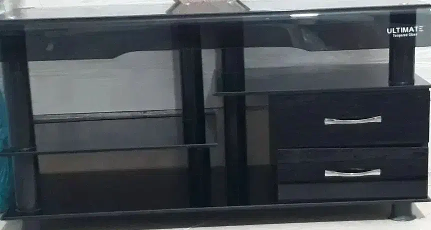 میز تلویزیون شیشه ترک.در حدنو|میز تلویزیون|پاکدشت, پاکدشت (مامازند)|دیوار