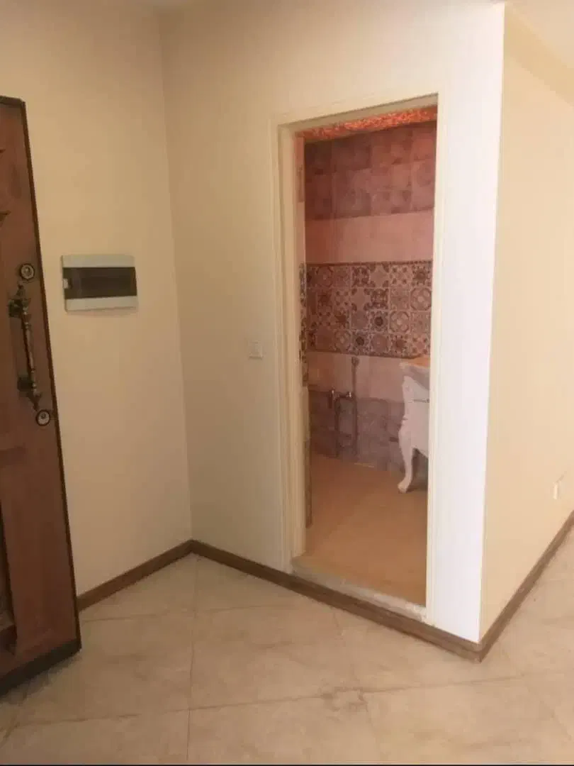 ۱۳۰ متر طبقه همکف با حیا ط اختصاصی