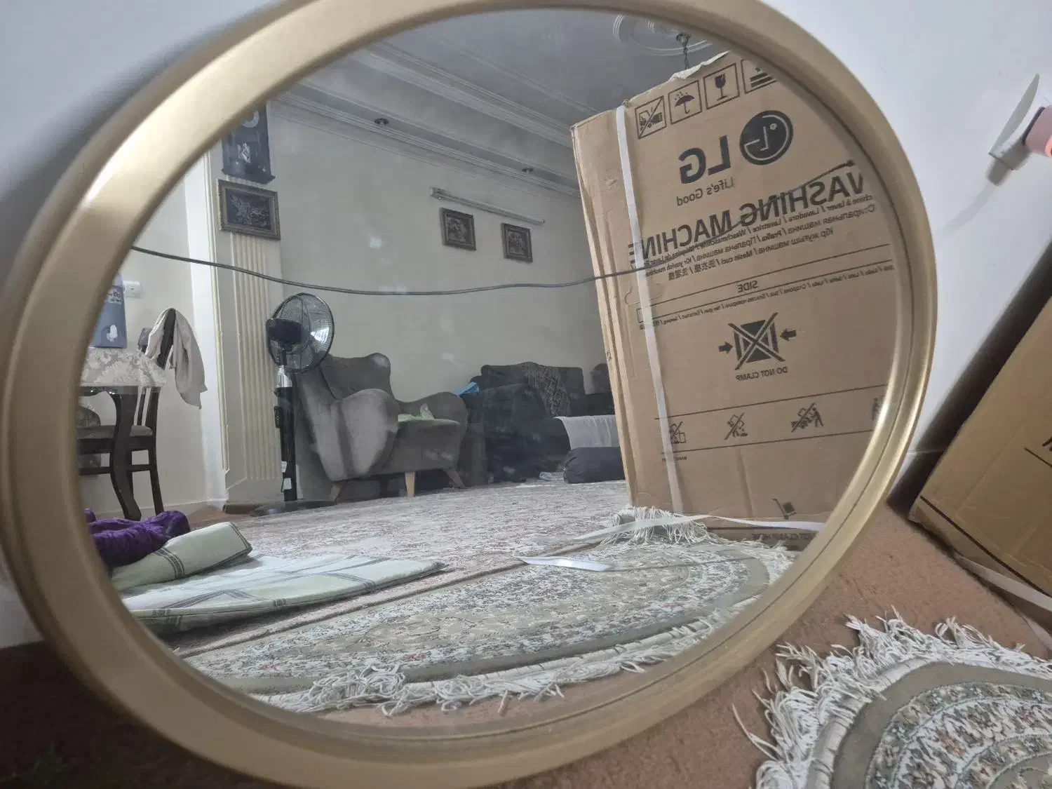 آیینه|آینه|اسلام‌شهر, شهرک مفیدی|دیوار