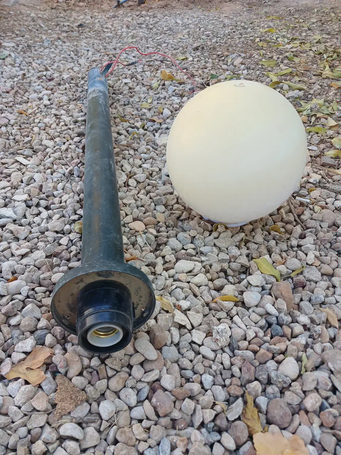 پایه چراغ باغی بهمراه متعلقات|لامپ و چراغ|شیراز, گویم|دیوار