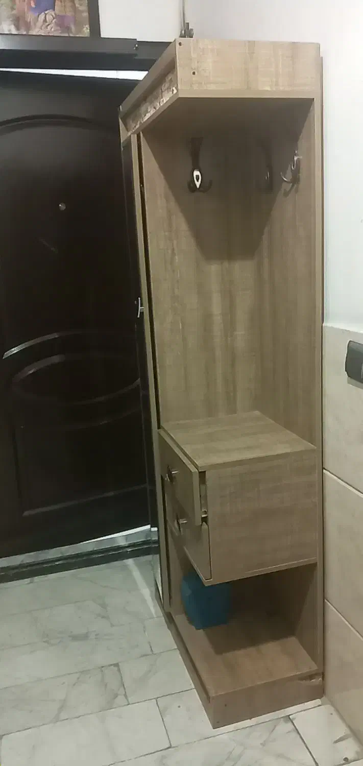 جاکفشی|جاکفشی، کمد، دراور|فردوسیه, |دیوار