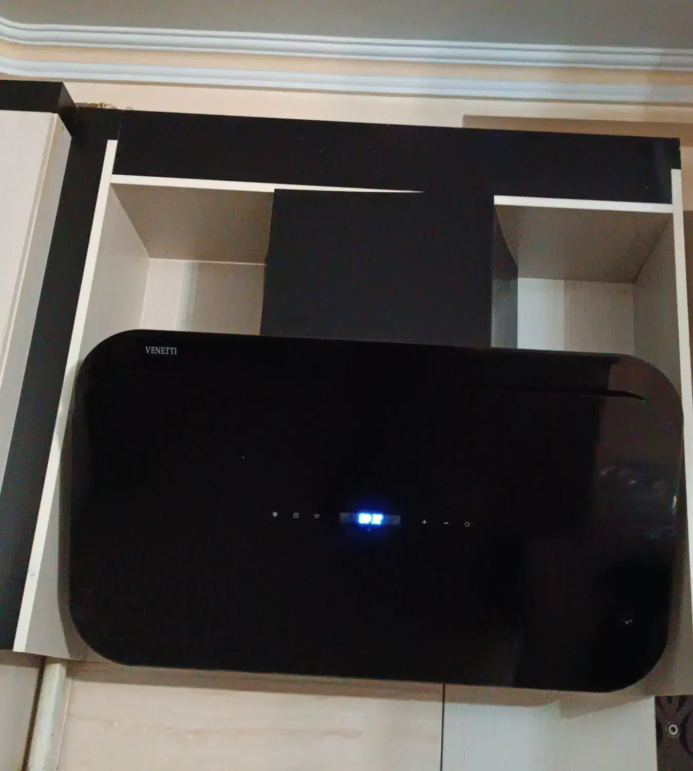 هود ونتی مورب|هود|تبریز, |دیوار