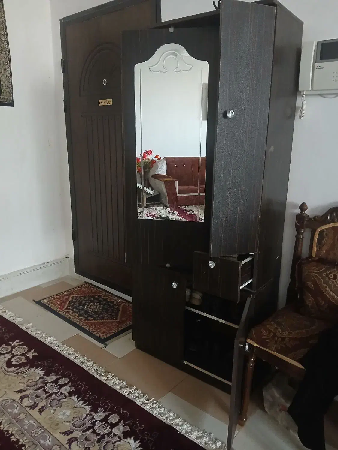 جاکفشی|جاکفشی، کمد، دراور|زاهدان, |دیوار