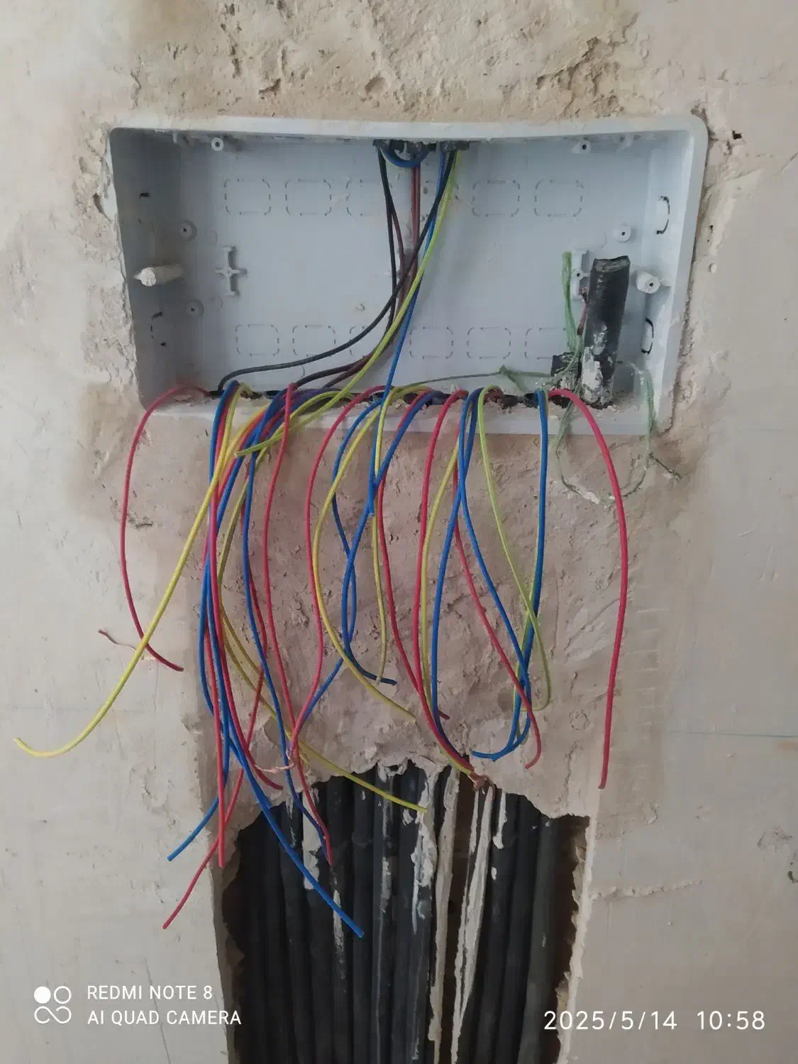 برقکار صنعتی و ساختمان|خدمات پیشه و مهارت|ملایر, |دیوار