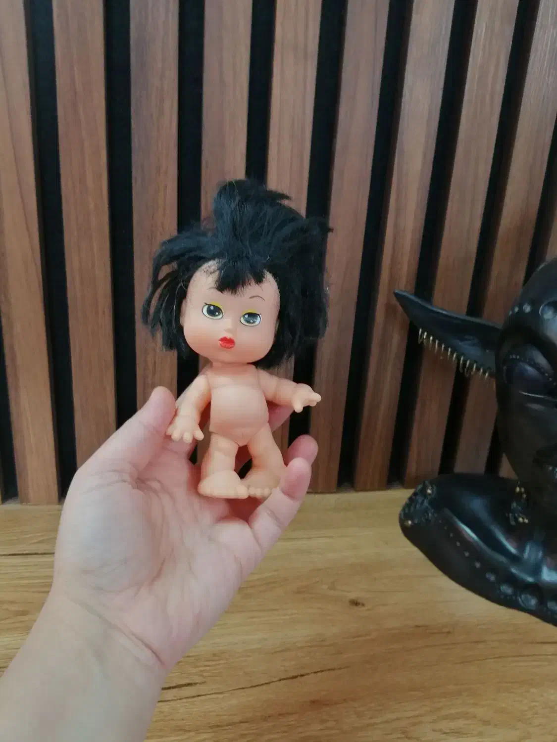 تعدادی عروسک|اسباب‌بازی بچه|کاشان, شهدا|دیوار