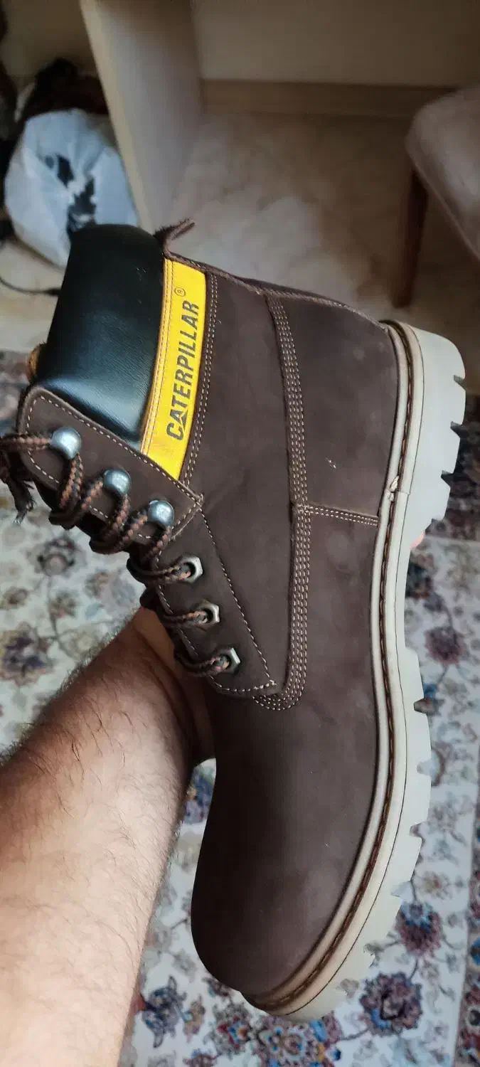 پوتین کوهنوردی کاتر پیلار|کیف، کفش، کمربند|اندیشه, اندیشه فاز ۳|دیوار