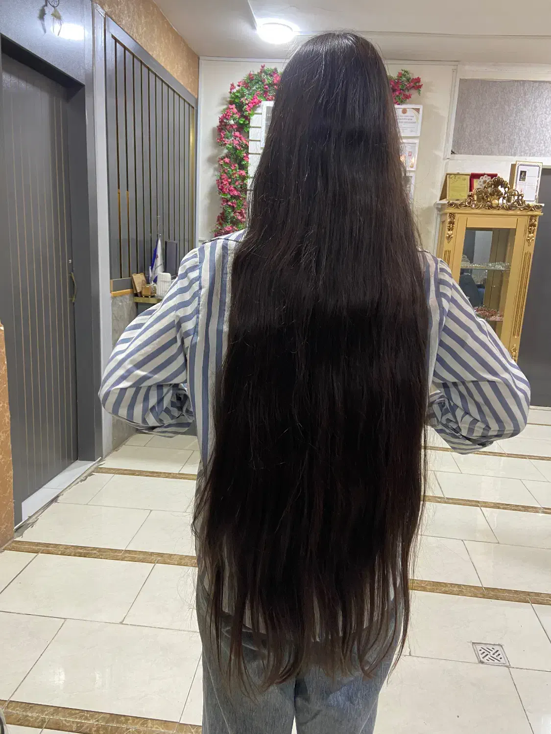 خریدارم موی طبیعی و رنگ شده|خدمات آرایشگری و زیبایی|شیروان (خراسان), |دیوار