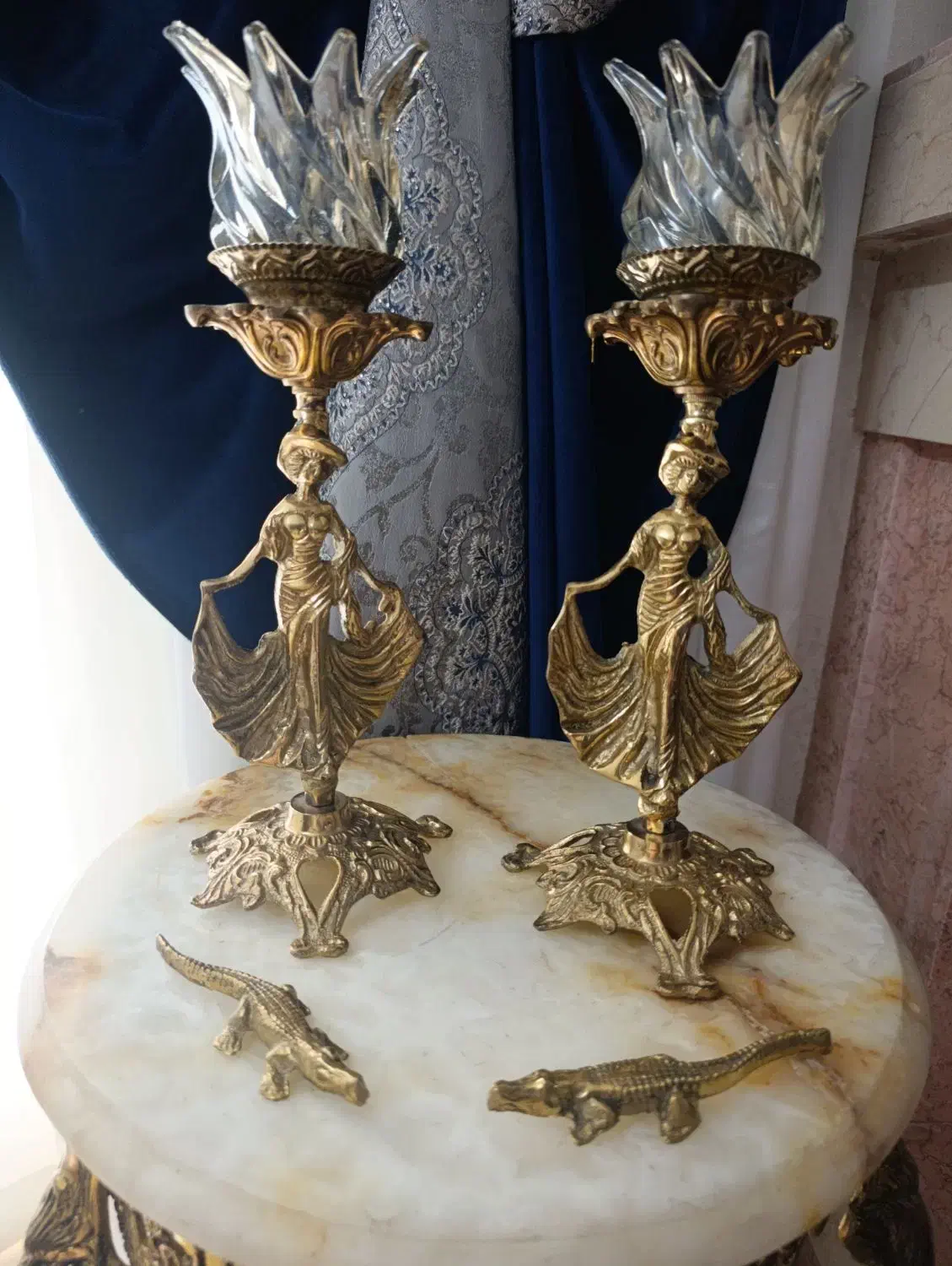 شمعدان بانو برنز|لوستر و چراغ آویز|پرند, فاز ۲|دیوار