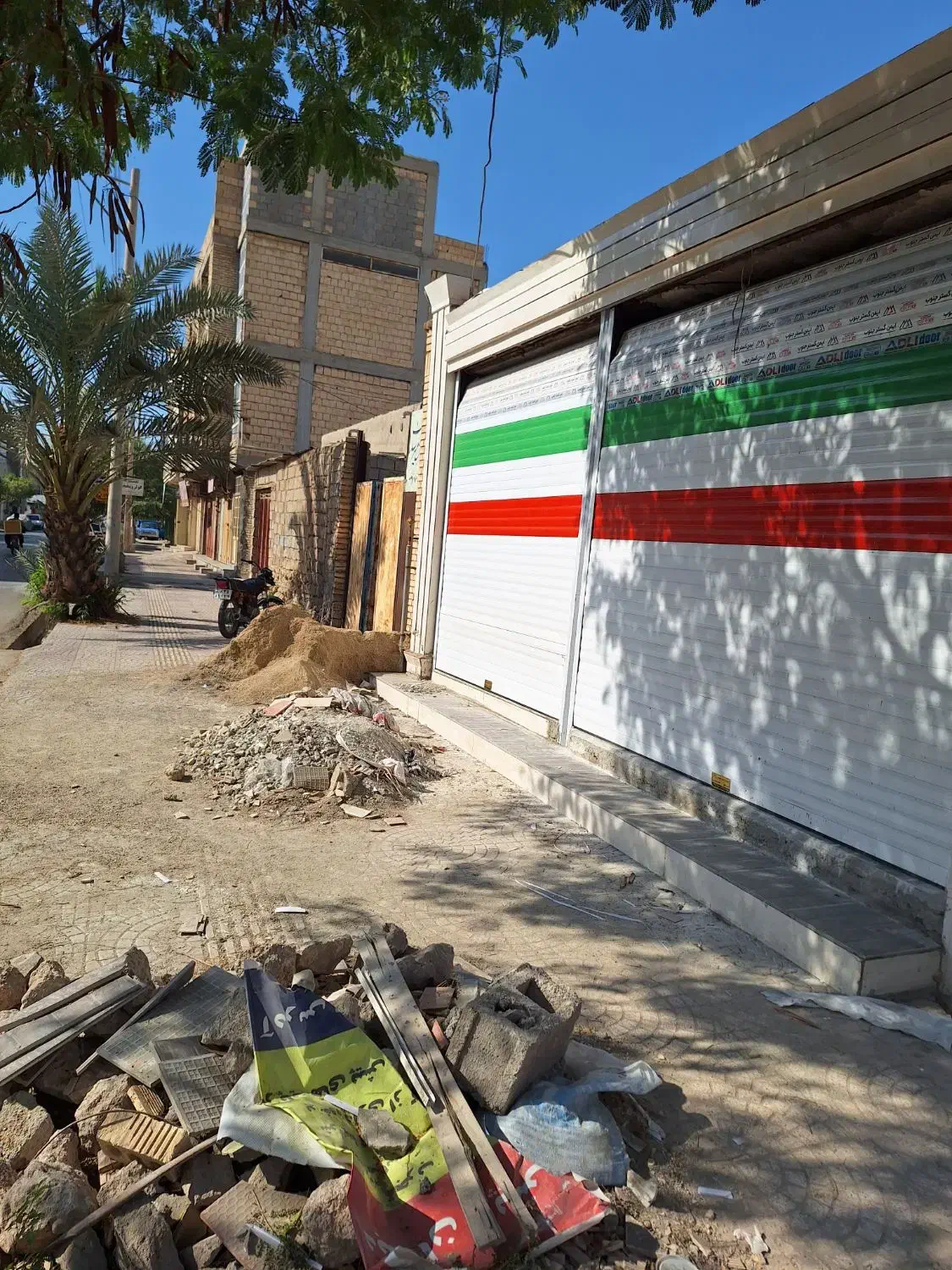 گاراژ ۲۰۰ متری|فروش مغازه و غرفه|بندر گناوه, |دیوار