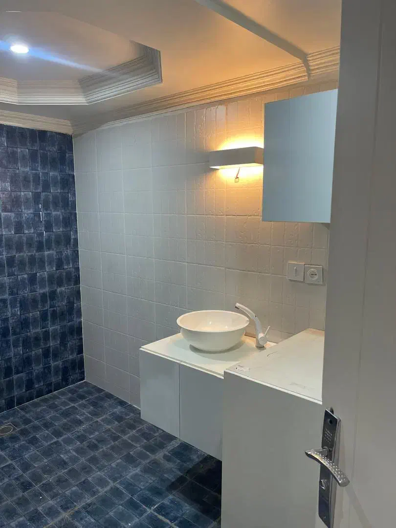 آپارتمان ۱۲۲ متر ۲ خواب بلوار ۲۴ متری