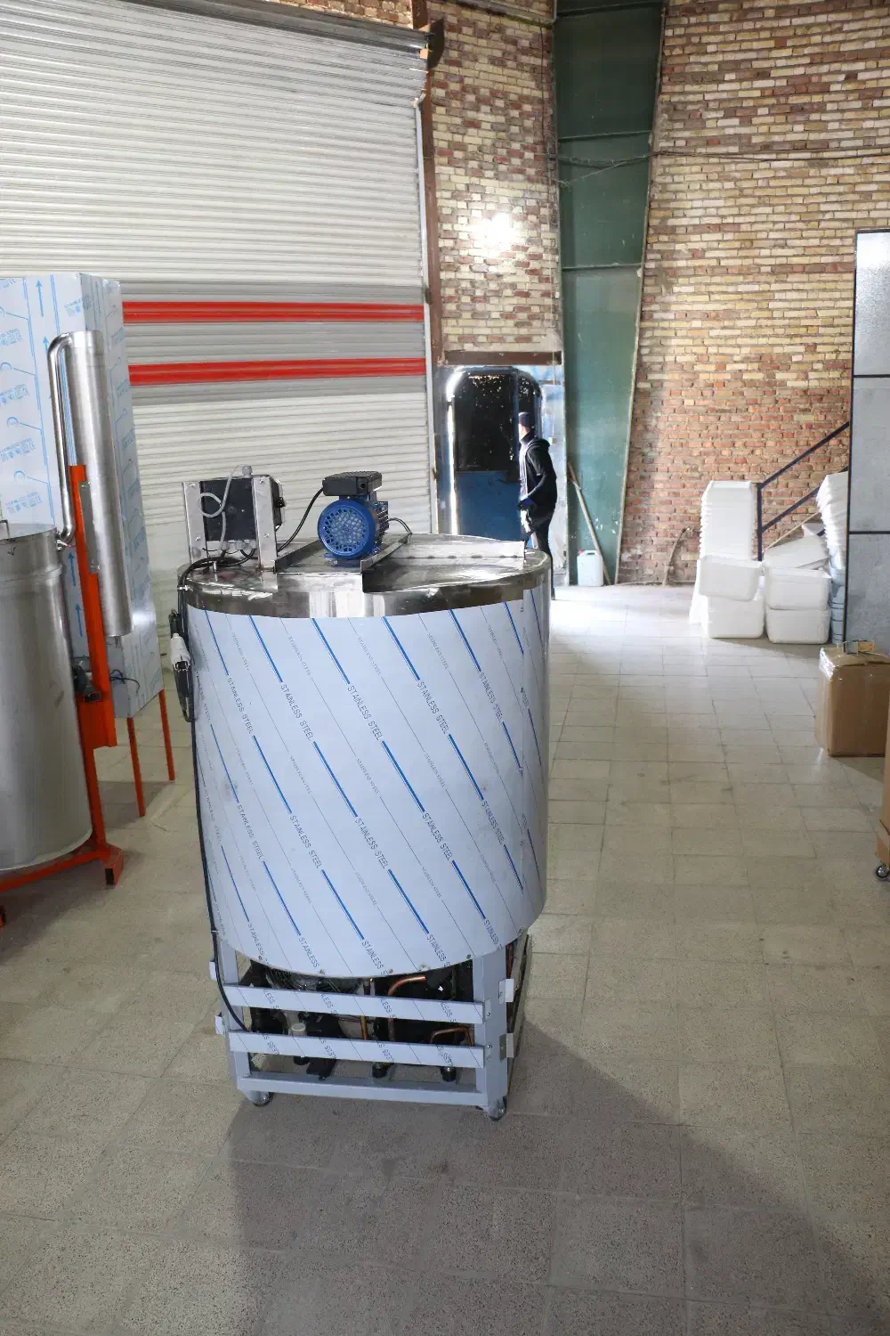 نگهداری شیر سرد کن شیرسردکن سردکن 500 دامداری|ماشینآلات صنعتی|شهرکرد, |دیوار