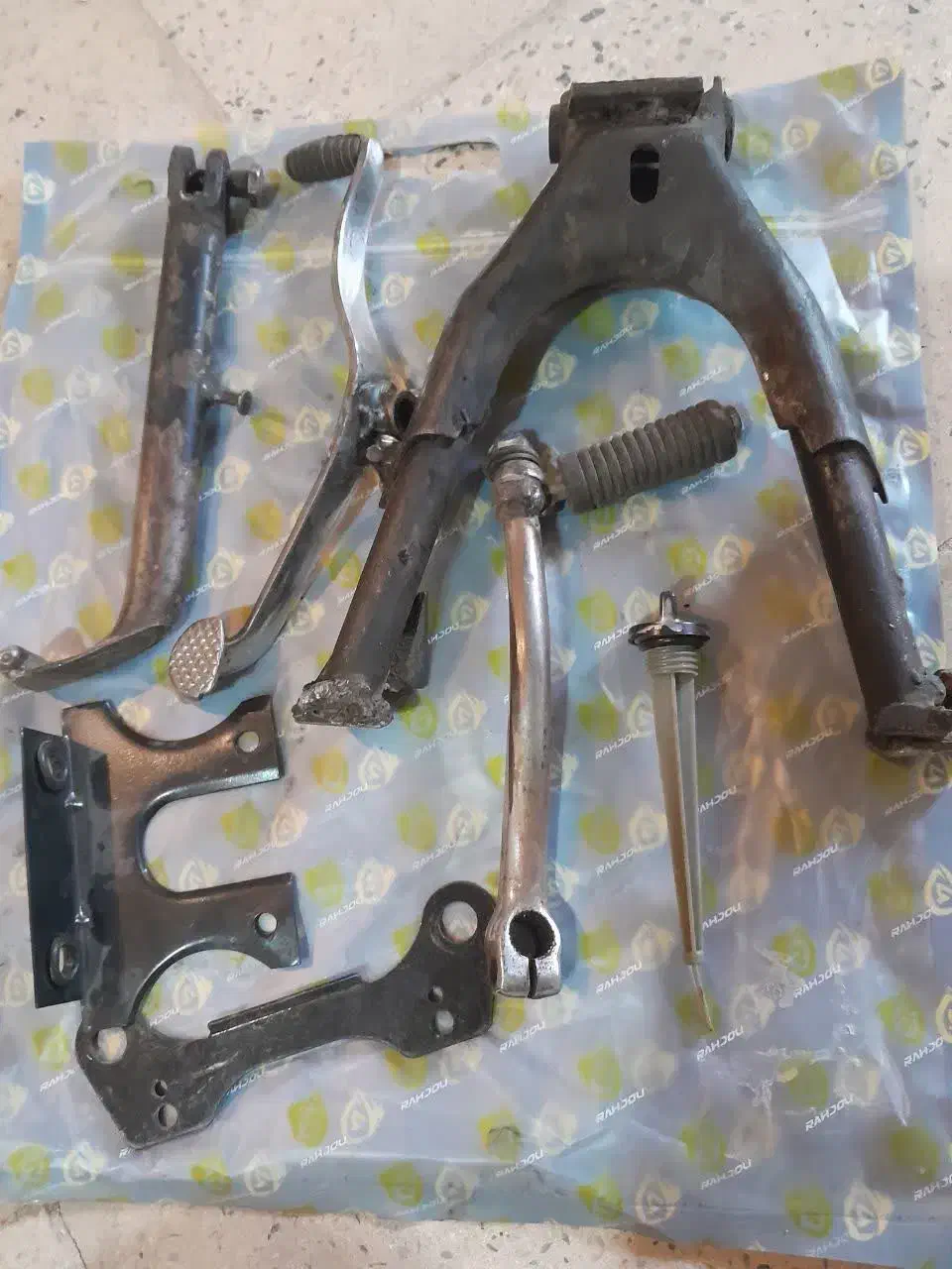 کاربارات و تعدادی لوازم هندا ۱۲۵|قطعات یدکی و لوازم جانبی|قم, ولیعصر|دیوار